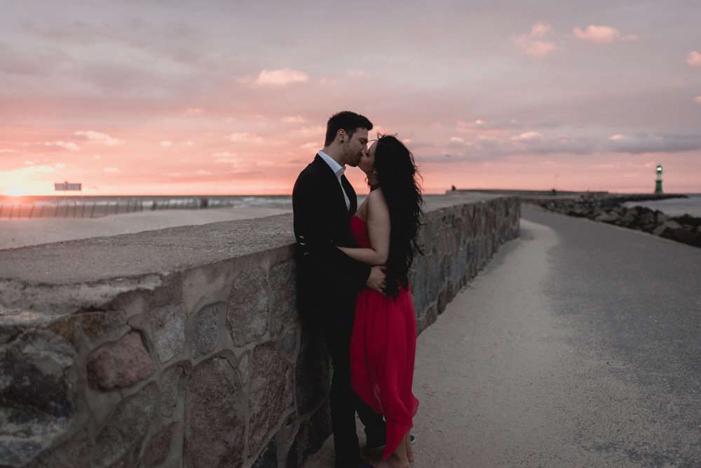 Engagement Shooting mit Paar in Rostock am Warnemünder Strand